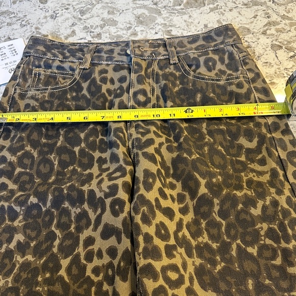 Leopard Print Pants - Picture 4 of 8